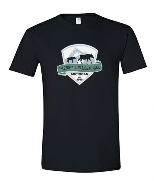 Isle Royale National Park Distressed RS  T-Shirt