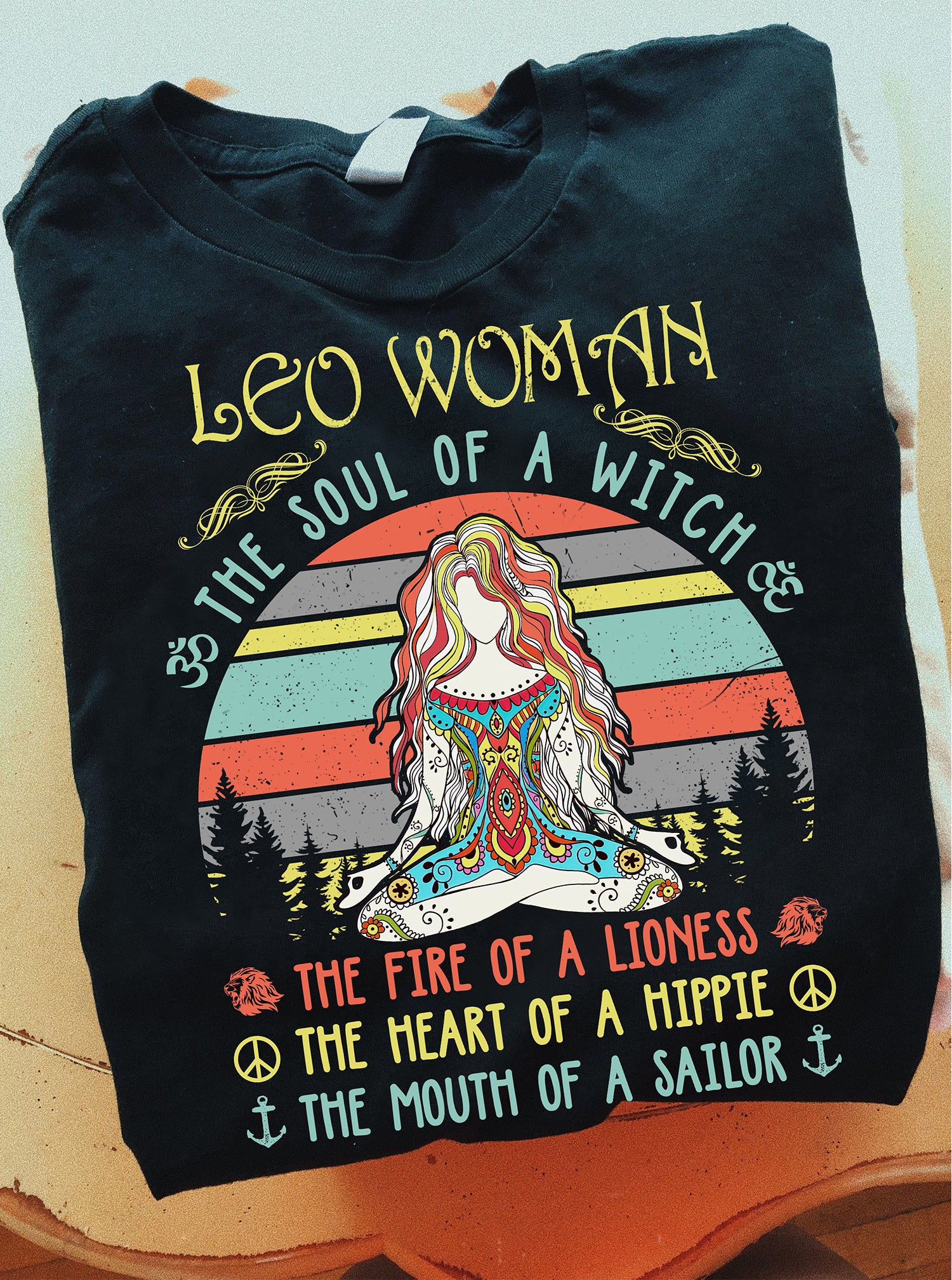 Retro Vintage Leo Woman The Soul Of A Witch Gift Standard/Premium T-Shirt Hoodie