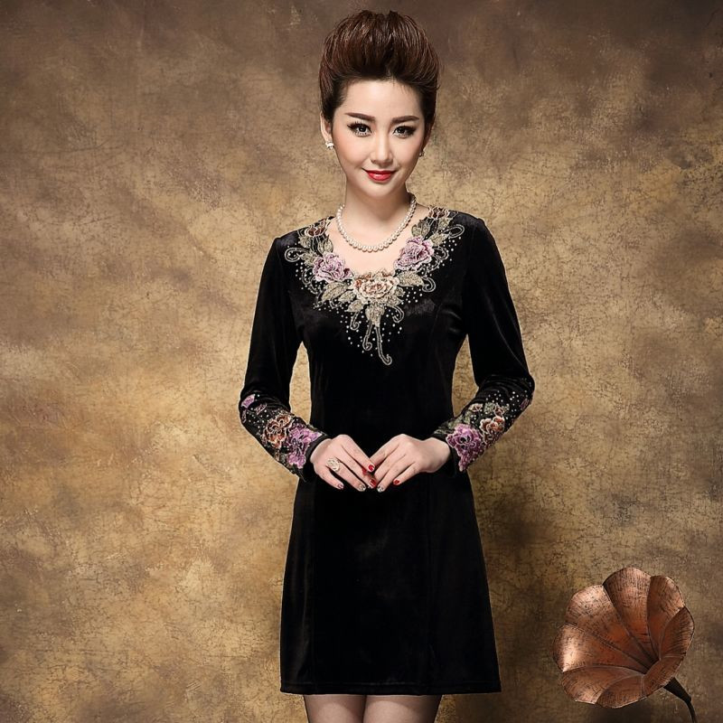 7XL Women’s Gold Velvet Dress 2022 Spring Autumn Long-Sleeved Embroidered Dress Middle Aged Mother Elegant Dress W1754 alx