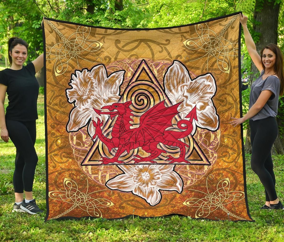 Wales Celtic Premium Quilt –  Welsh Cymru with Celtic Triskelion Vintage Style – BN18