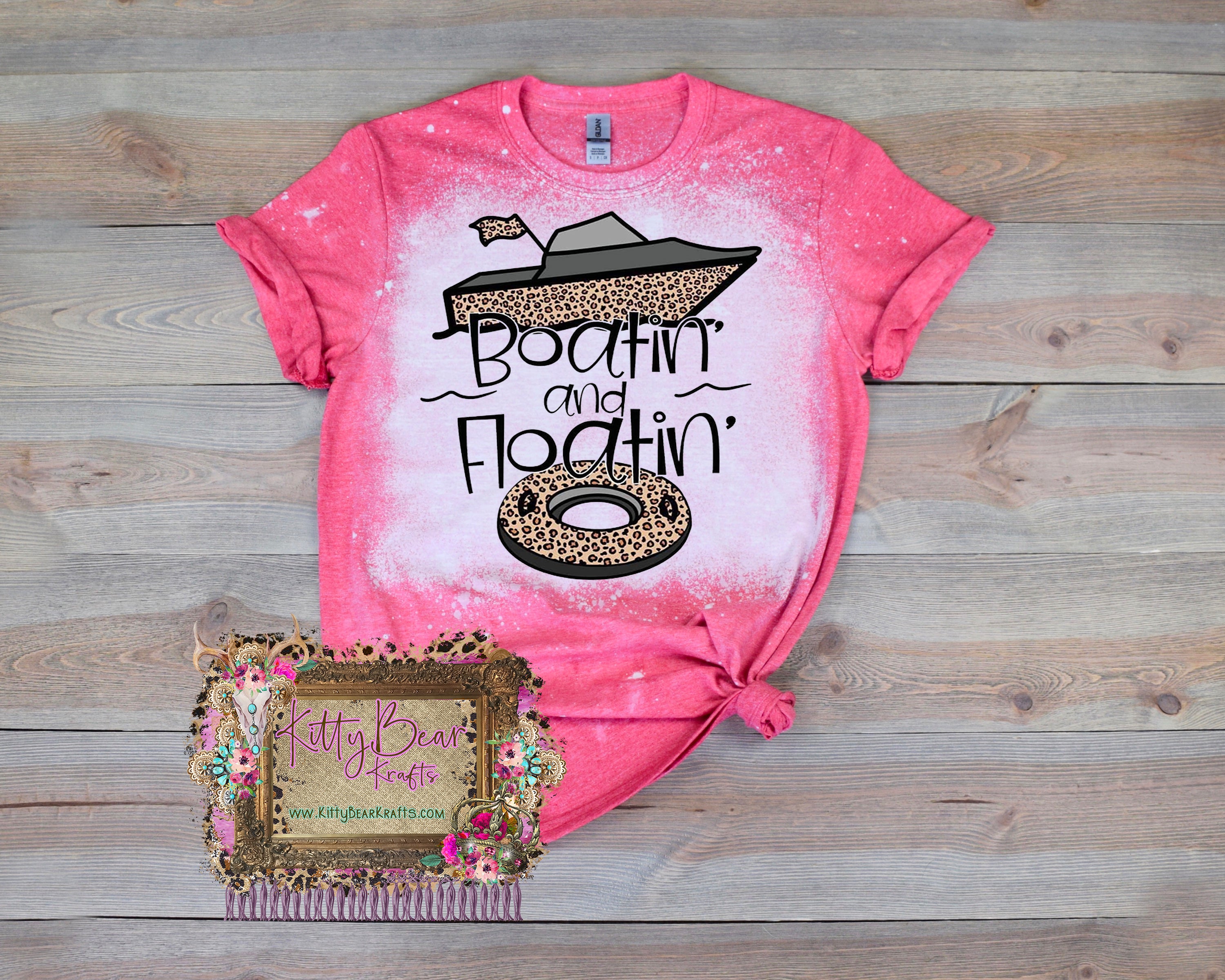 Boatin And Floatin Leopard River Lake Bleached Tee T-Shirt