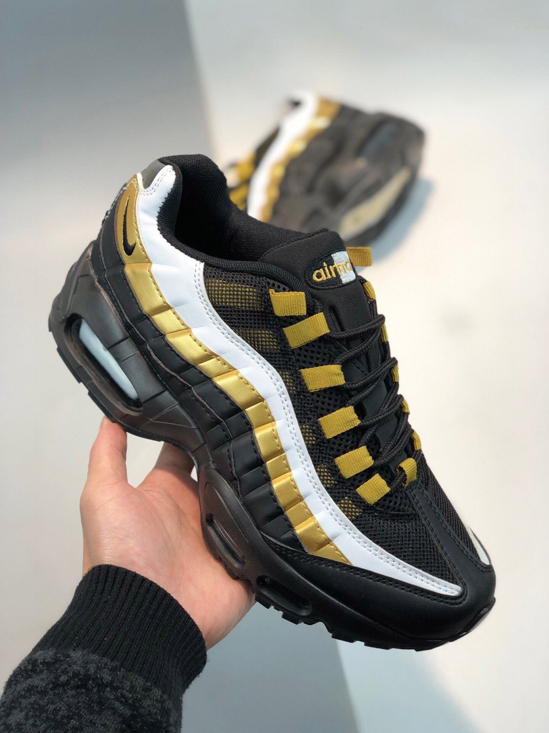 Nike Air Max 95 Black Metallic Gold 5339676