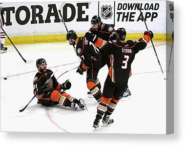 Chicago Blackhawks V Anaheim Ducks Kevork Djansezian Canvas Print