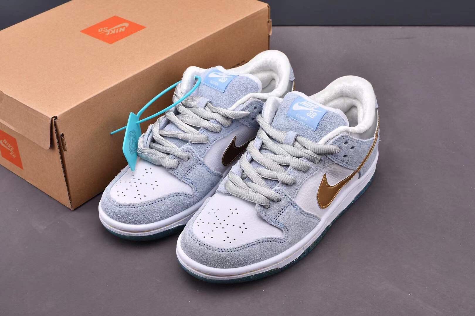 Nike Sean Cliver x Dunk Low SB ‘Holiday Special’ Shoes Sneakers SNK469261897