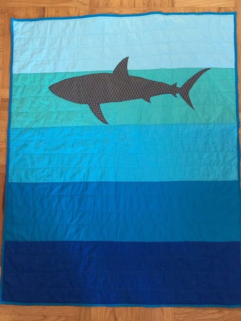 Blue Ocean Shark – Quilt Blanket