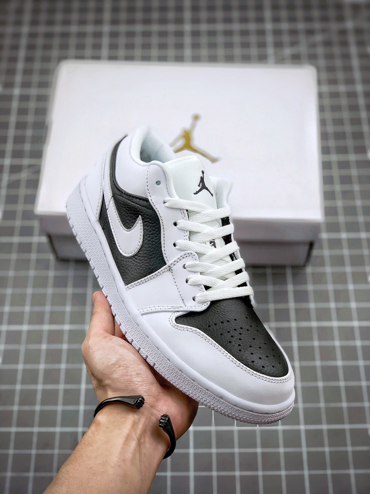 JD 1 Low ‘Panda’ WhiteBlack 5342057