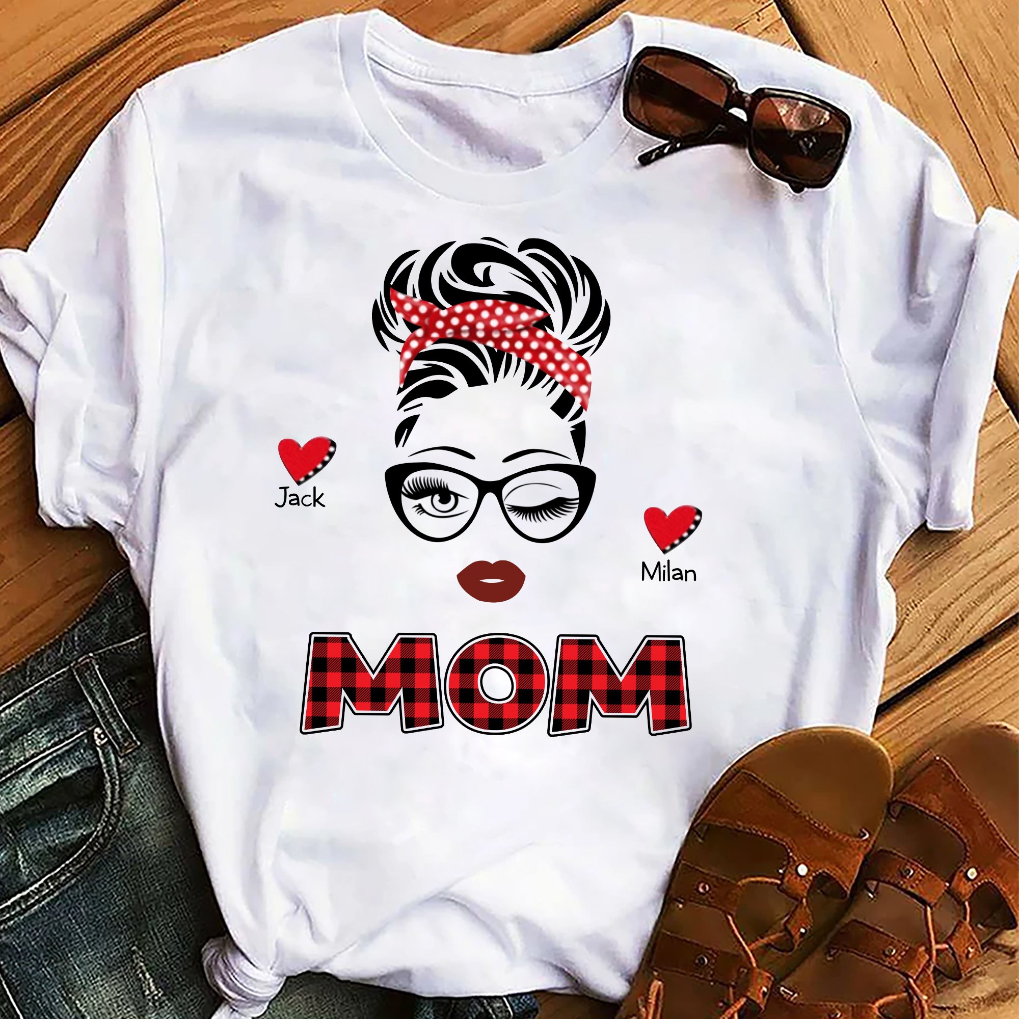 Apayprint – Mom Caro Messy Bun | Personalized T-Shirt