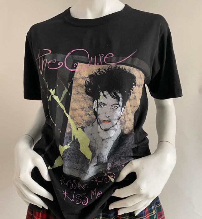 Vintage 1980s The Cure Kiss Me T Shirt Outfit