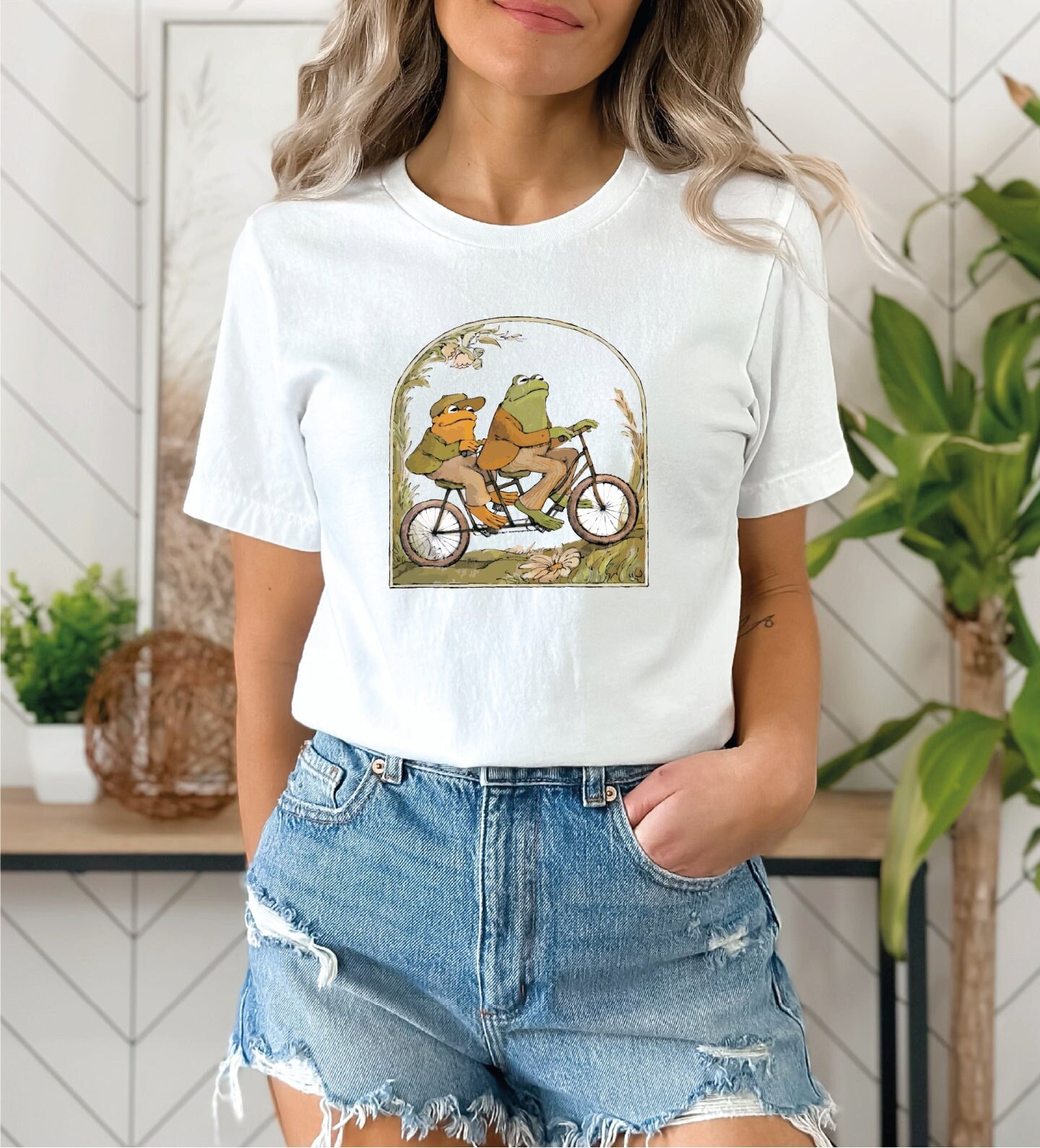 Frog And Toad Crewneck Shirt , Vintage Classic Book Shirt, Cottagecore Aesthetic Shirt , Frog Shirt