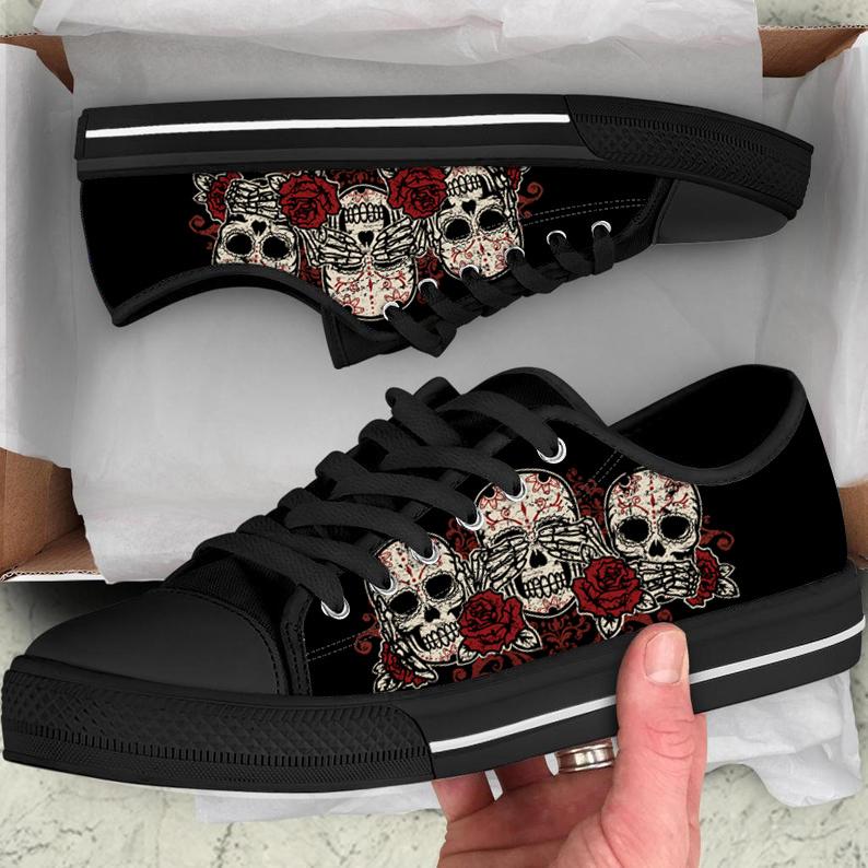 3 Skull18 Candy Roses Low Top Canvas Shoe