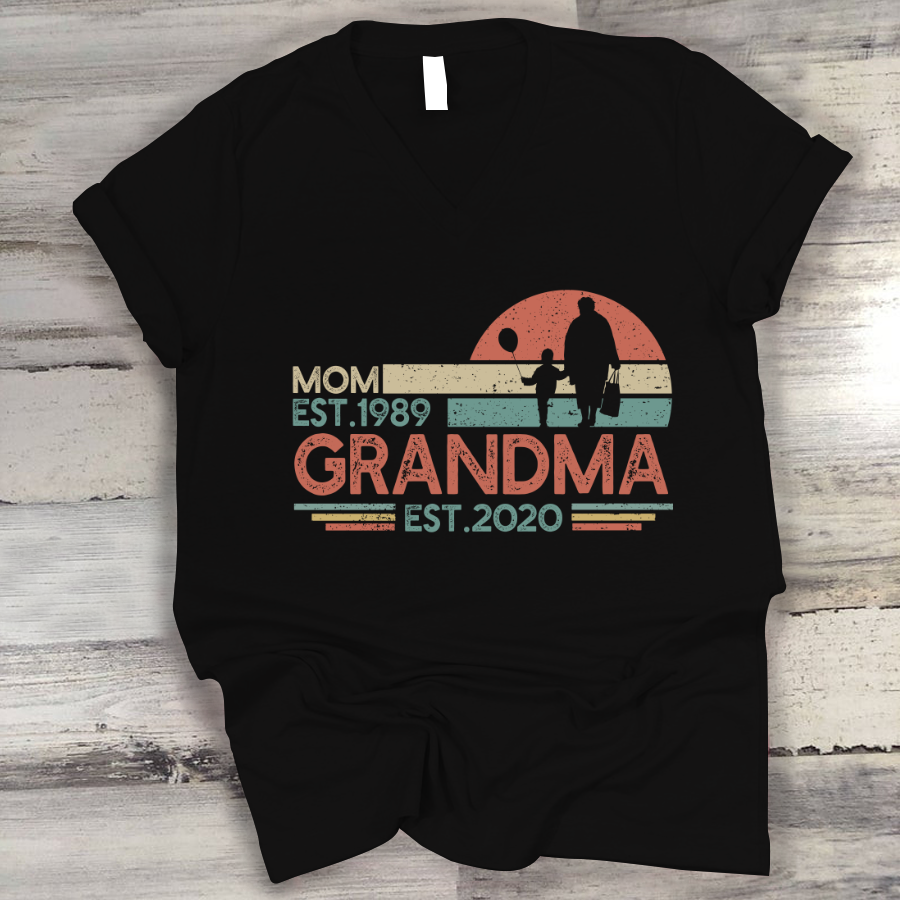 Mom Grandma Vintage Retro Rosie V-Neck