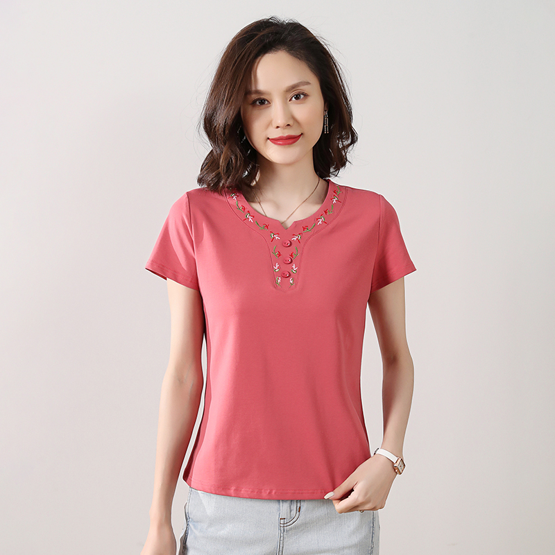 TuangBiang 2022 Summer Flower Embroidery Loose Cotton Bottoming Shirt Women Button V-Neck High Quality Tshirt Female Simple Tops alx