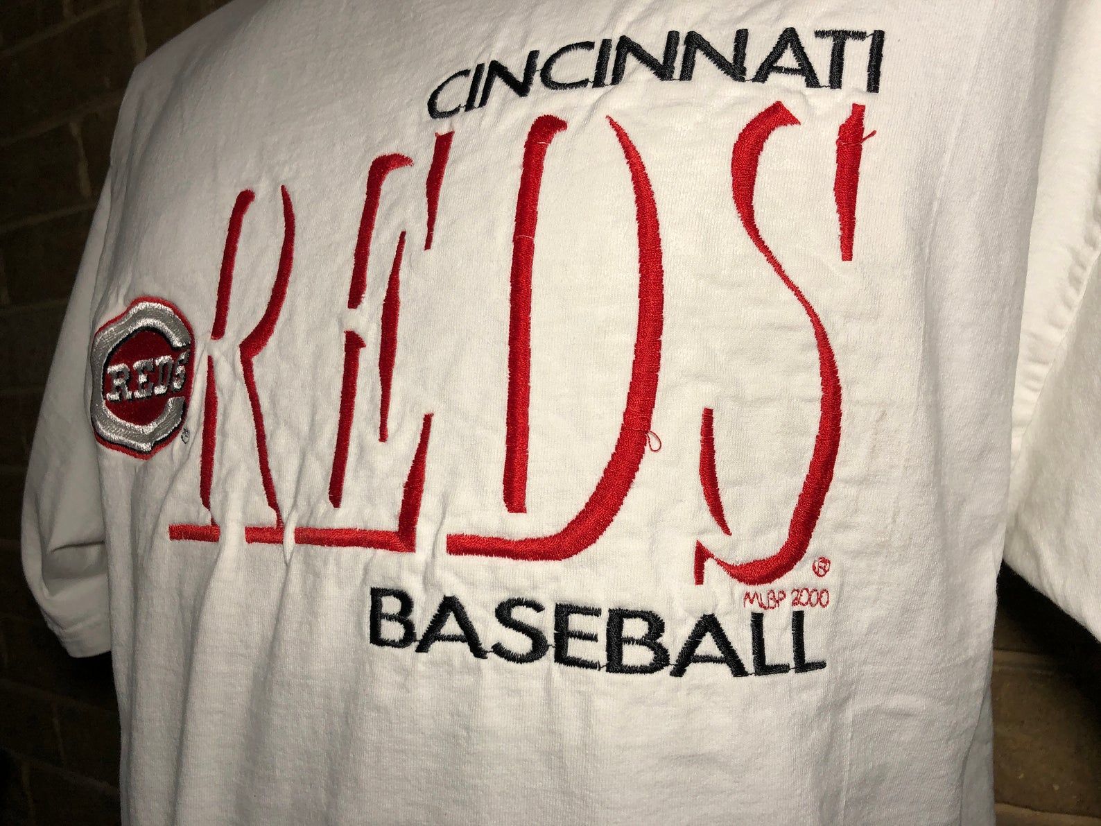 Vintage 90’s Cincinnati Reds Baseball Embroidered T Shirt M