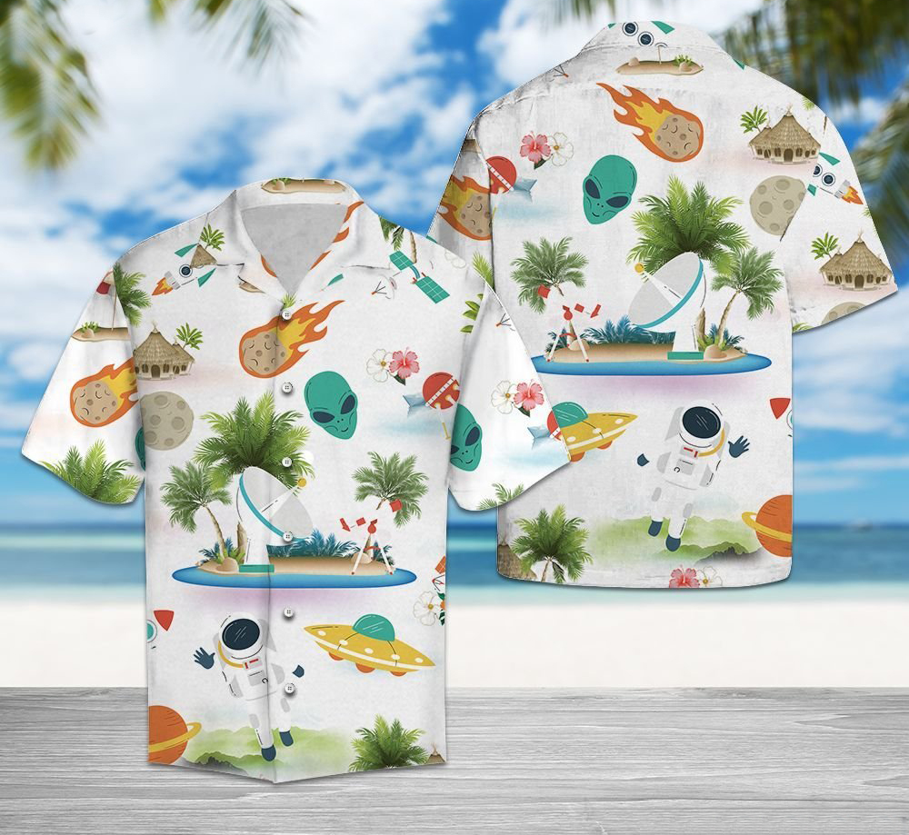 Astronaut On Vacation Hawaiian Shirt