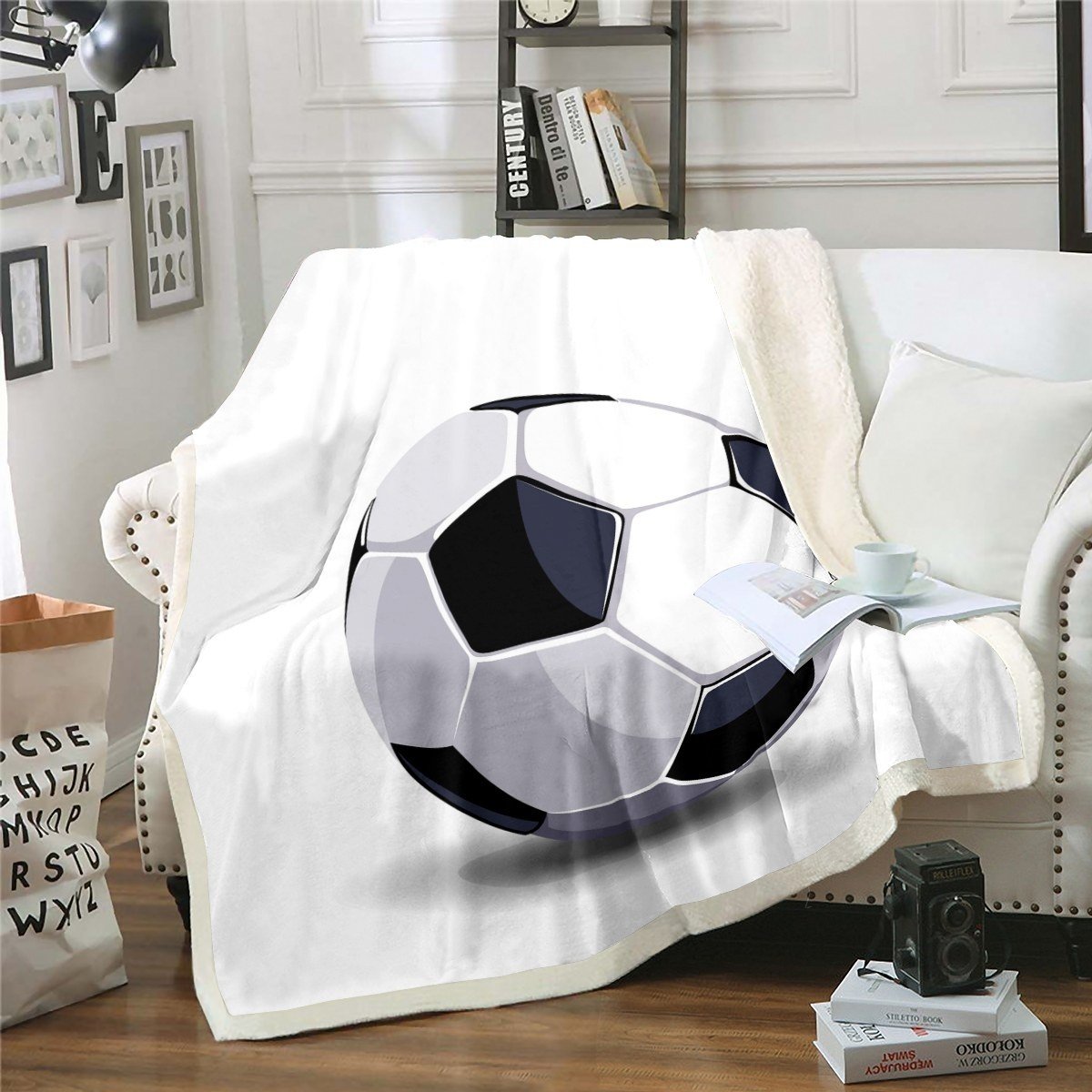 Football Fleece Blanket Sports Theme Throw Blanket Soccer Ball Pattern Sherpa Blanket for Couch Bed Sofa Microfiber 3D America Football Print Fuzzy Blanket Room Decor Plush Blanket