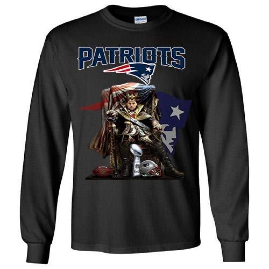 King of North Tom Brady sitting Iron Throne New England Patriots Black Costume gift Gildan Long Sleeve T-Shirt Test