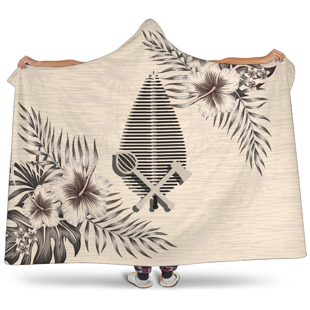 (Alo) Wallis and Futuna Hooded Blanket – The Beige Hibiscus A7