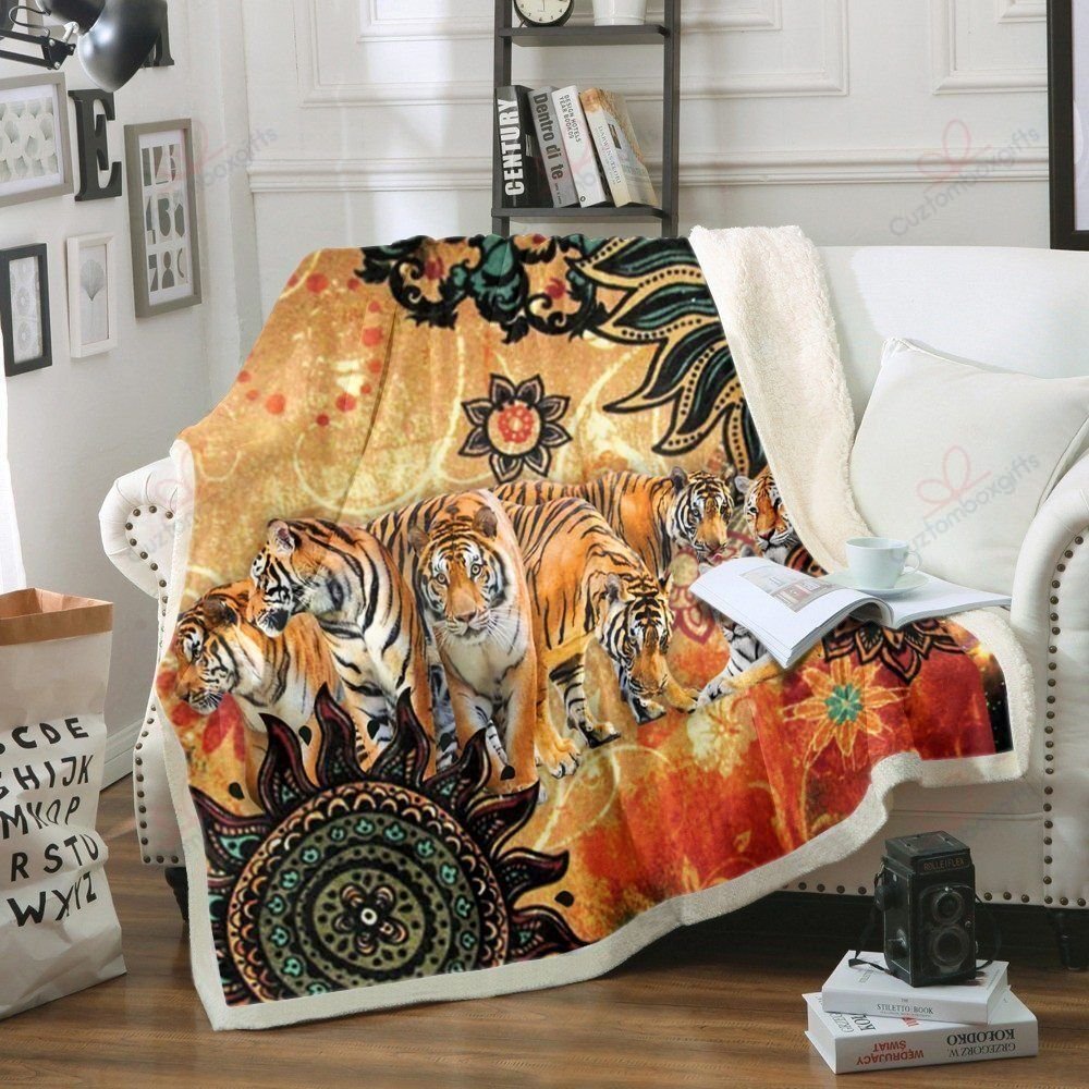 Tiger MMC1211900 Fleece Blanket