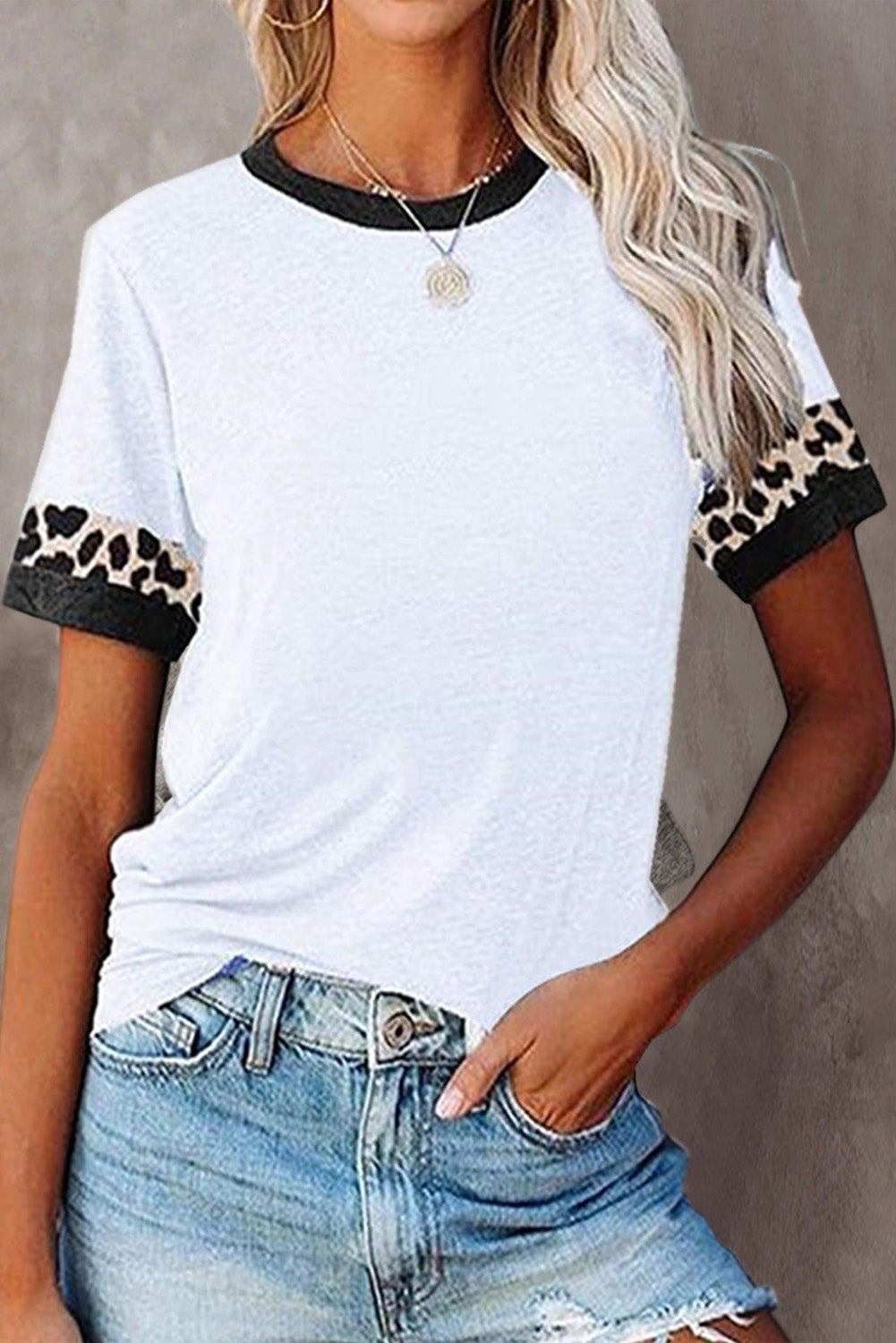 Azura Exchange White Contrast Color Leopard Stitching Crew Neck Tee