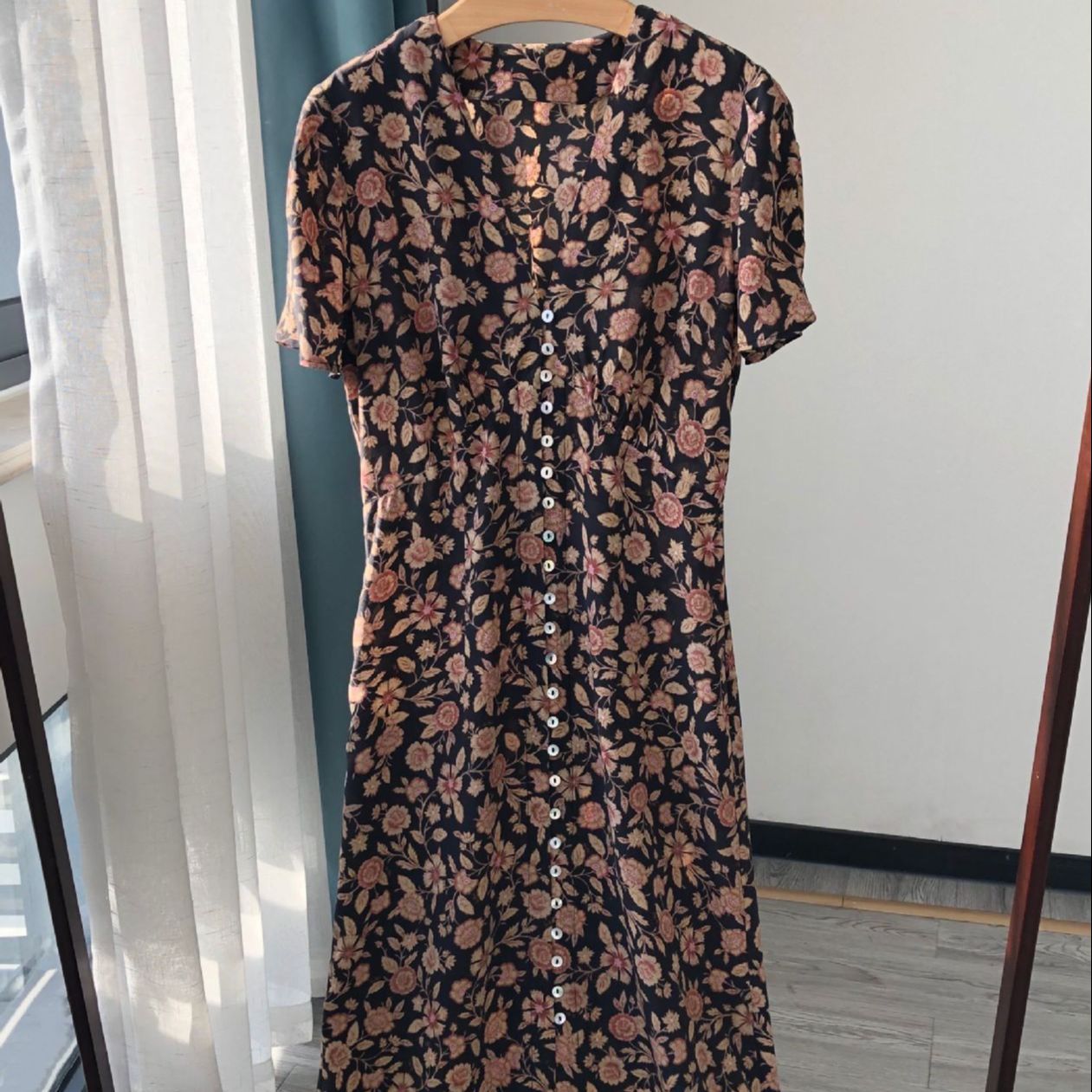 100% Silk Women Floral Printed Deep V Long Dress 2022 Summer French Vintage Ladies Single Breasted Short Sleeve Midi Robe alx