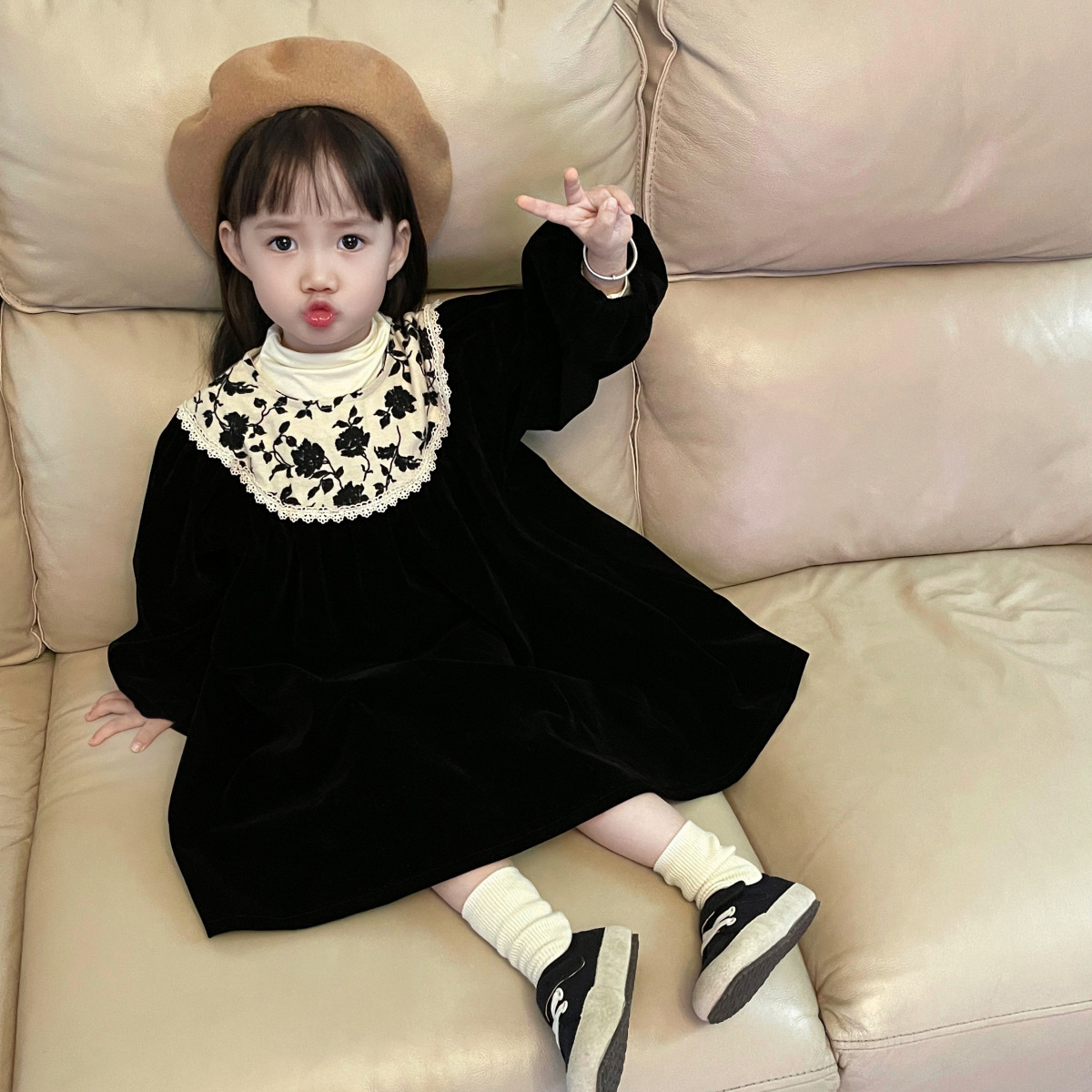 2 To 12 Years, 2023 Fall New Girls Velvet Retro Dress Children Floral Patchwork Clothing Kids Sweet Princess Dresses Cute Autumn alx