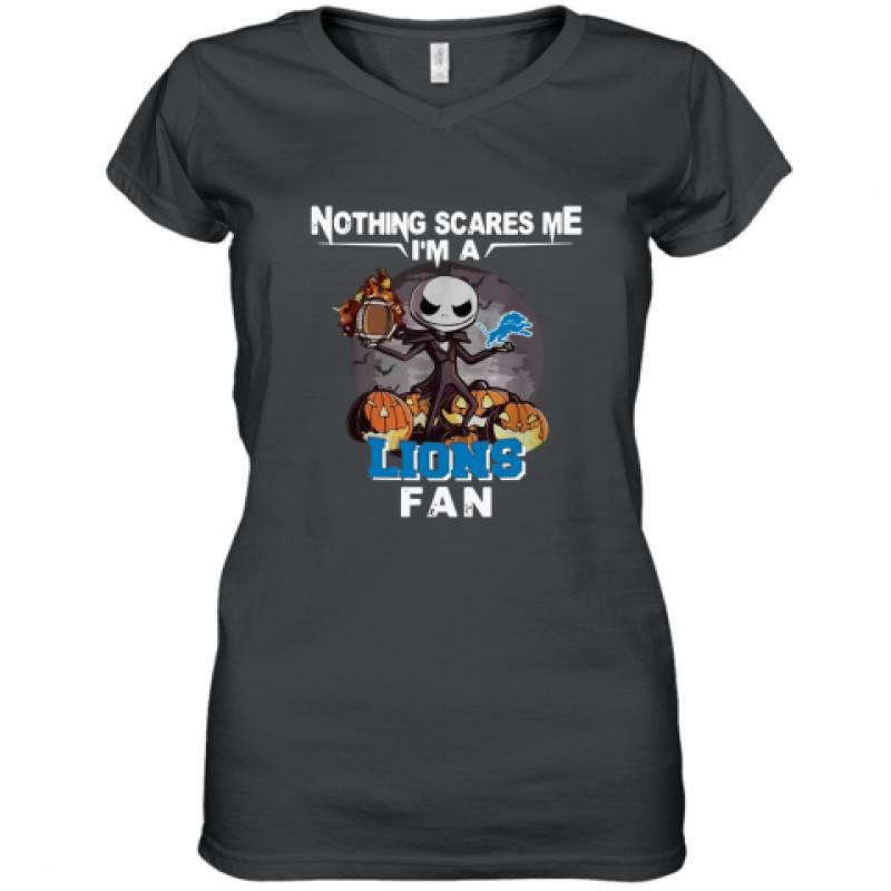 Jack Skellington nothing scares me I’m a Detroit Lions fan shirt Women’s V-Neck T-Shirt