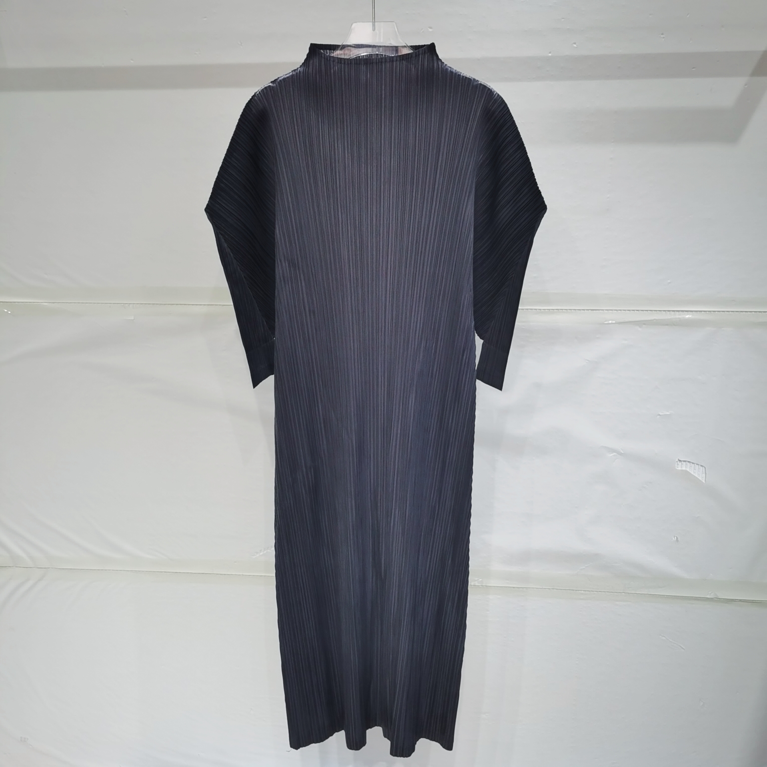 Autumn spring 2022 New Miyake pleated casual oversized half high collar bat sleeve dress alx