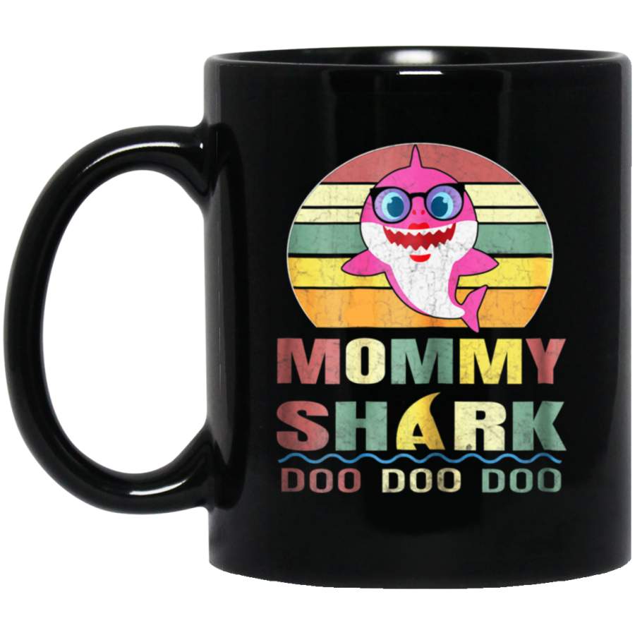 Womens Retro Vintage Mommy Shark Doo Doo Doo Women Gift Black Mug