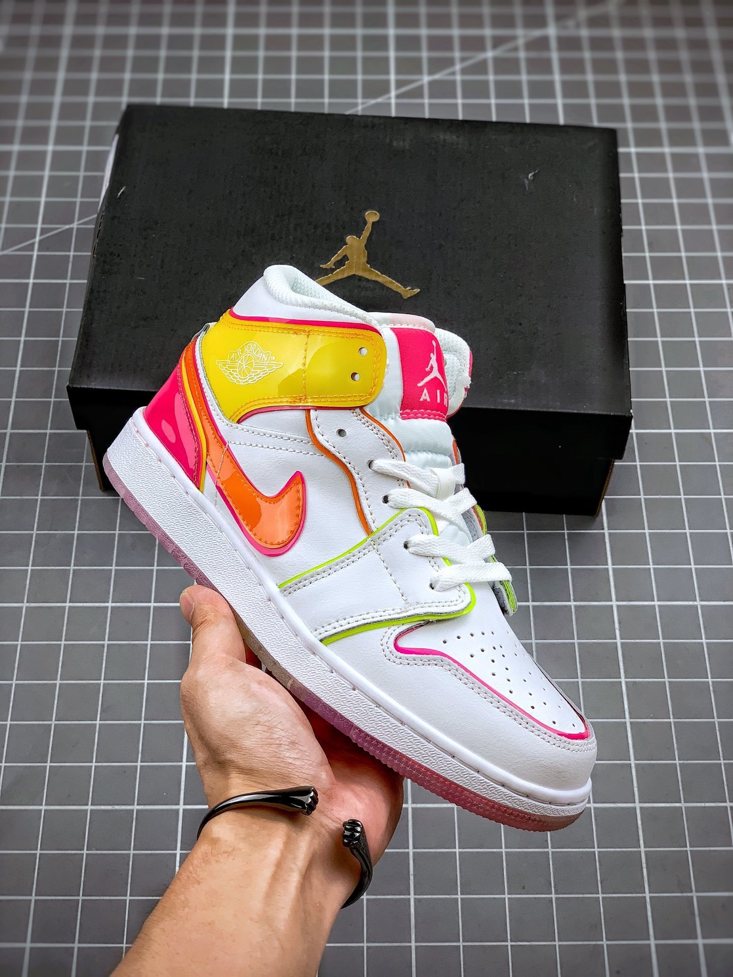 JD 1 Mid WhiteHyper Crimson-Pink 5341558