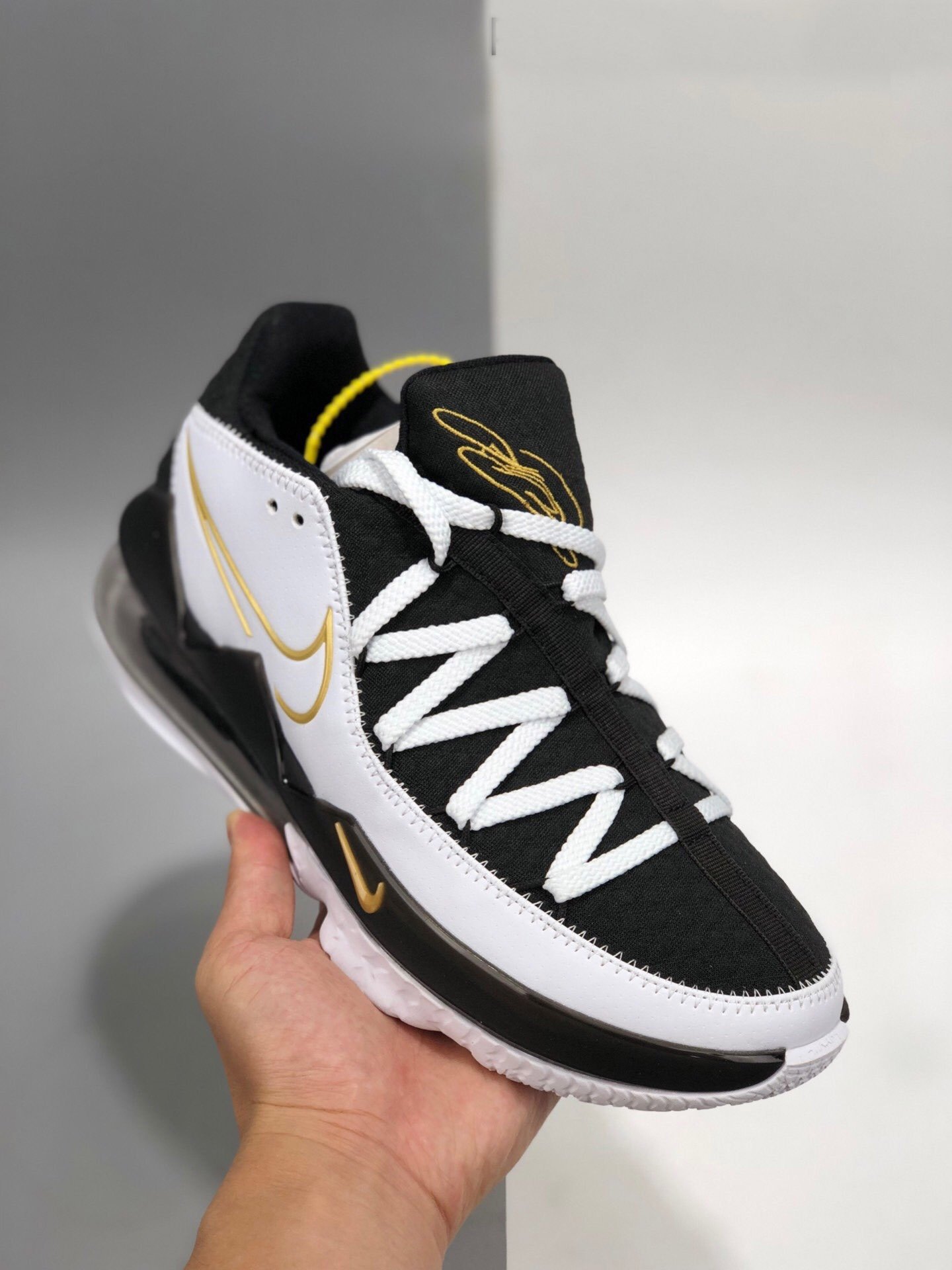 Nike LeBron 17 Low WhiteMetallic Gold-Black 5338486