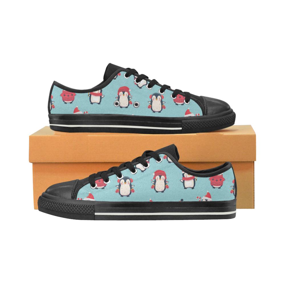 Cute penguin christmas  design pattern Men’s Low Top Shoes Black