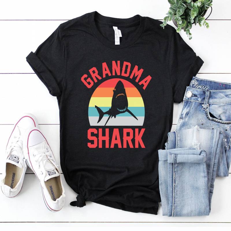 Crushtee SALE!! Grandma Shark T Shirt, Grandma To Be Shirt, New Grandma Gift, New Grandma Shirt, Funny Grandma Shirt, Grandma Shark T Shirt