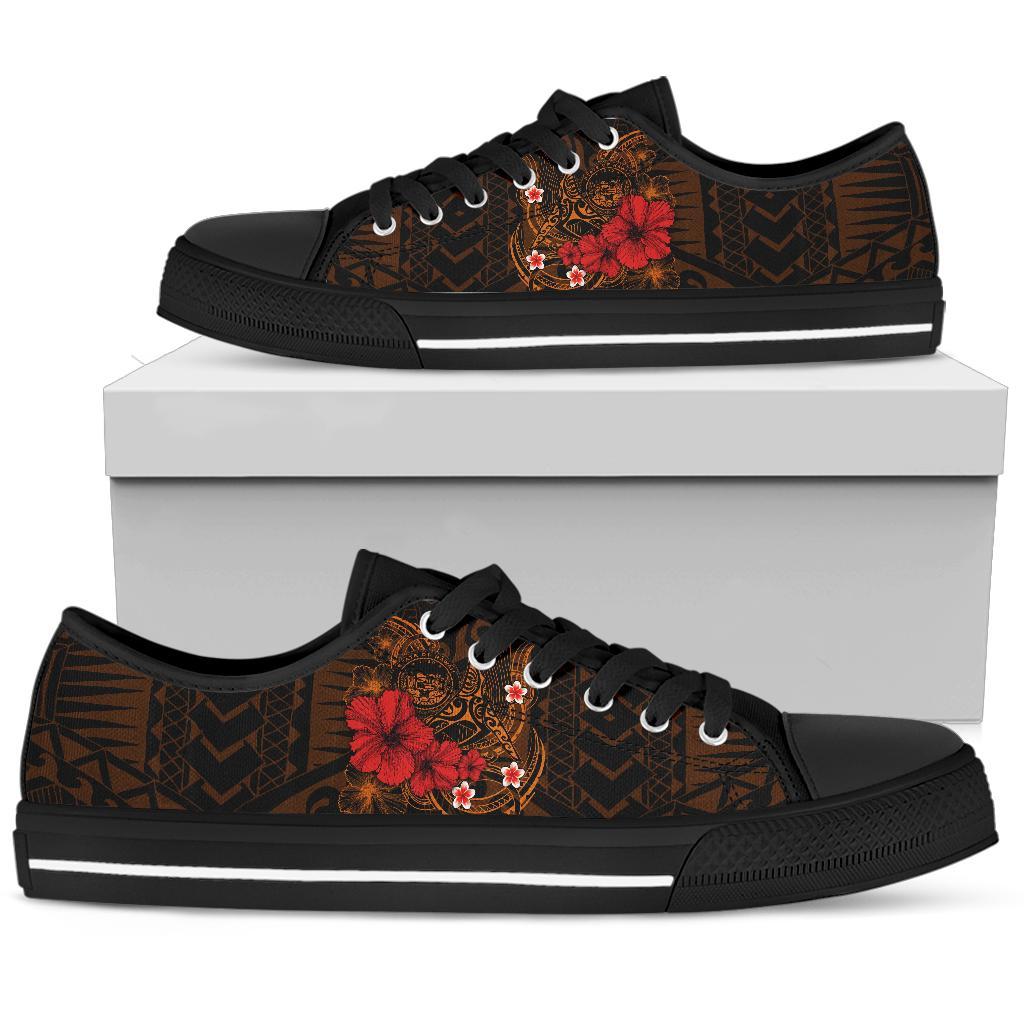 Polynesian Hawaii Low Top Shoes – Humpback Whale With Hibiscus (Golden)