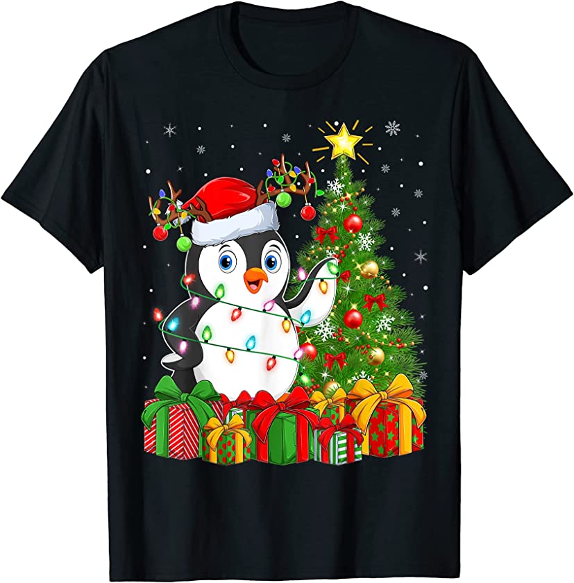 Penguin Bird Lover Xmas Holiday Santa Penguin Christmas Tree T-Shirt