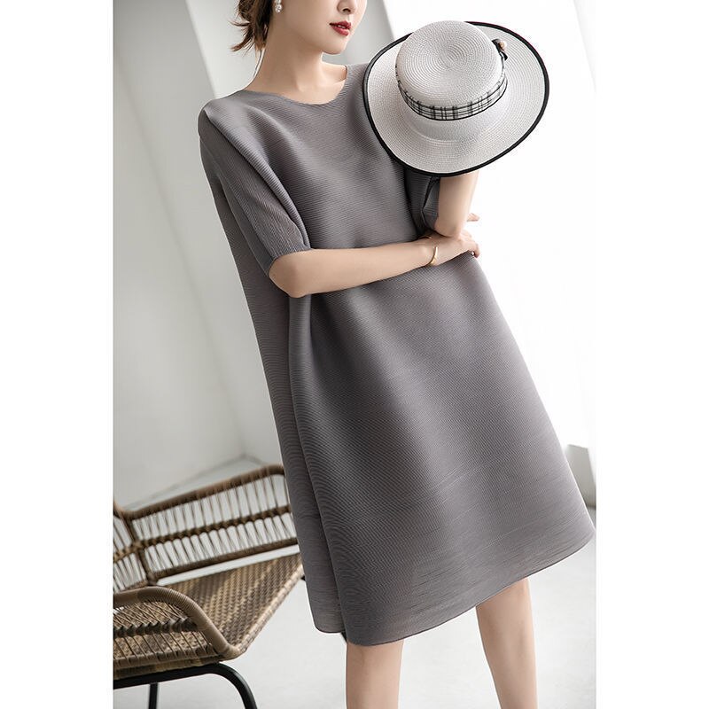 Solid women Dress Summer high stretch simple fashion shake skirt short sleeve 2021 new round neck basic loose pleated dress alx