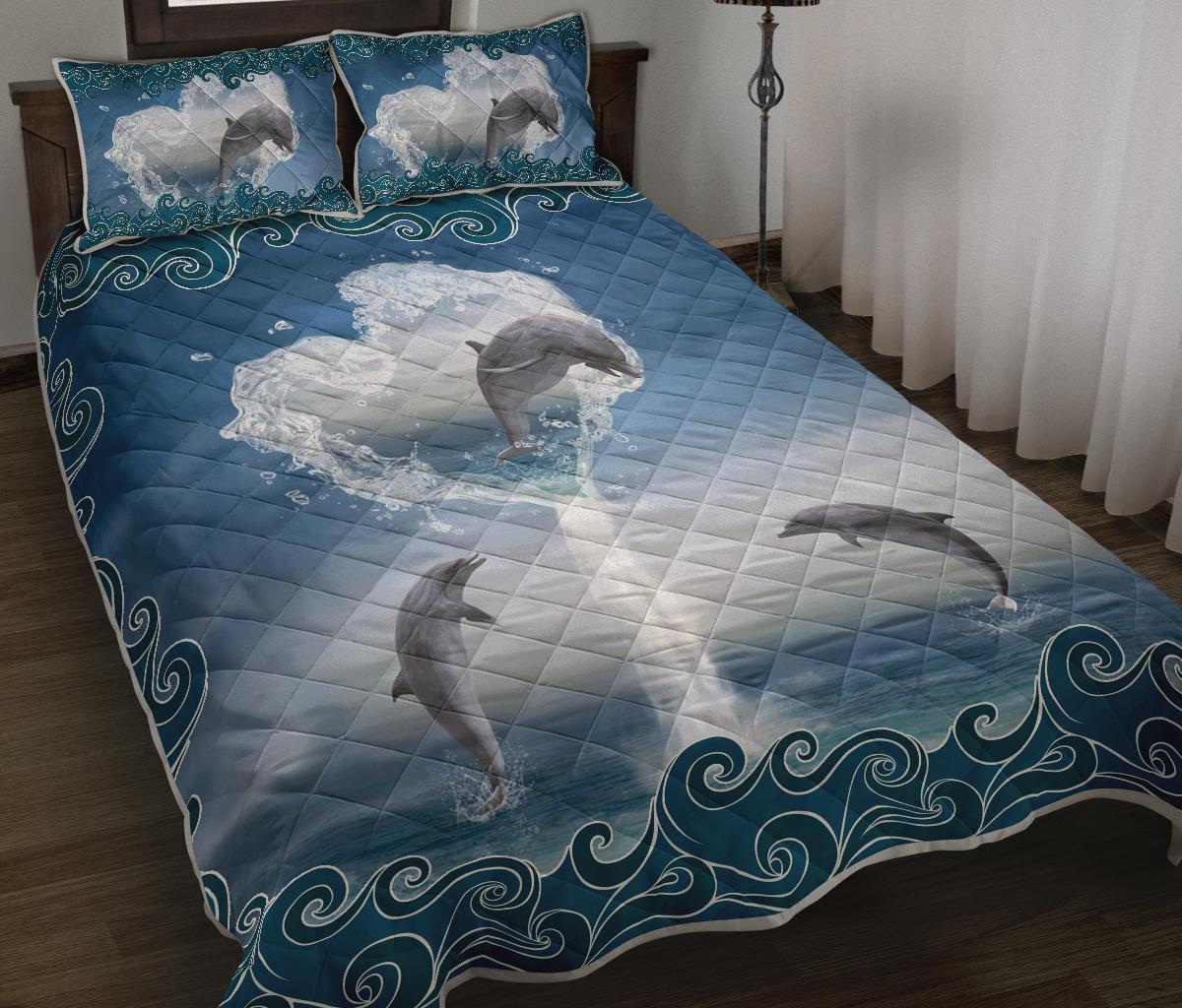 Heart Of Dolphins Quilt Bed Set & Pillow Covers / DKHDTN190121