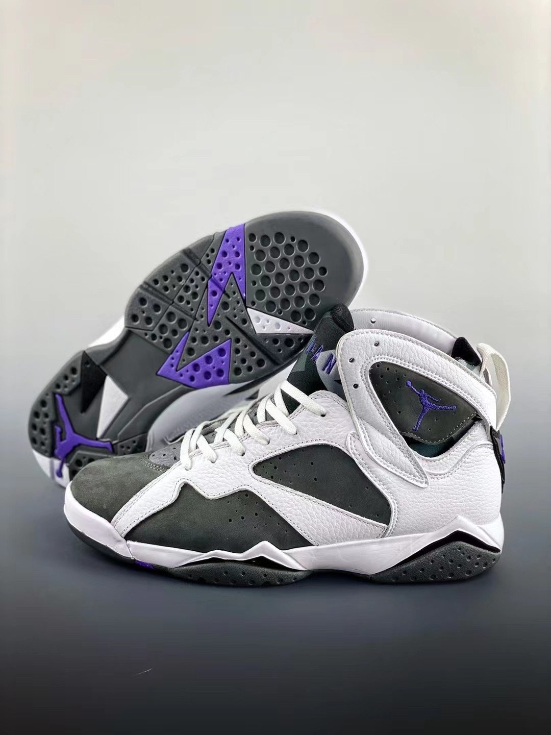 JD 7 Flint WhiteFlint GreyVarsity Purple 5341147