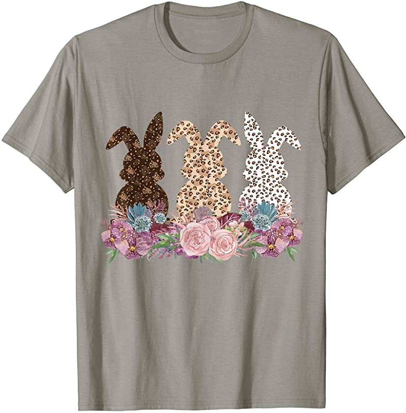 Cute Easter Bunny Rabbit With Leopard Print Flower Bouquet T-Shirt