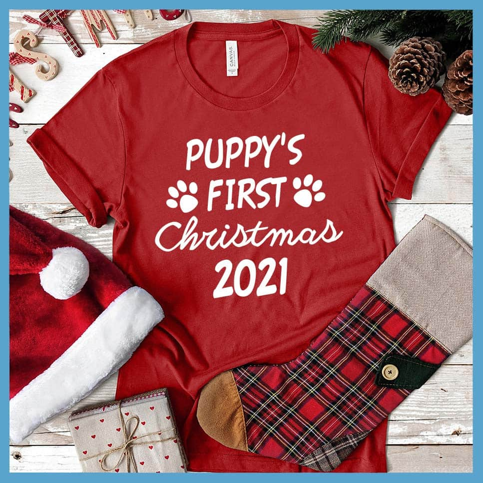 Puppy’S First Christmas 2021 T-Shirt