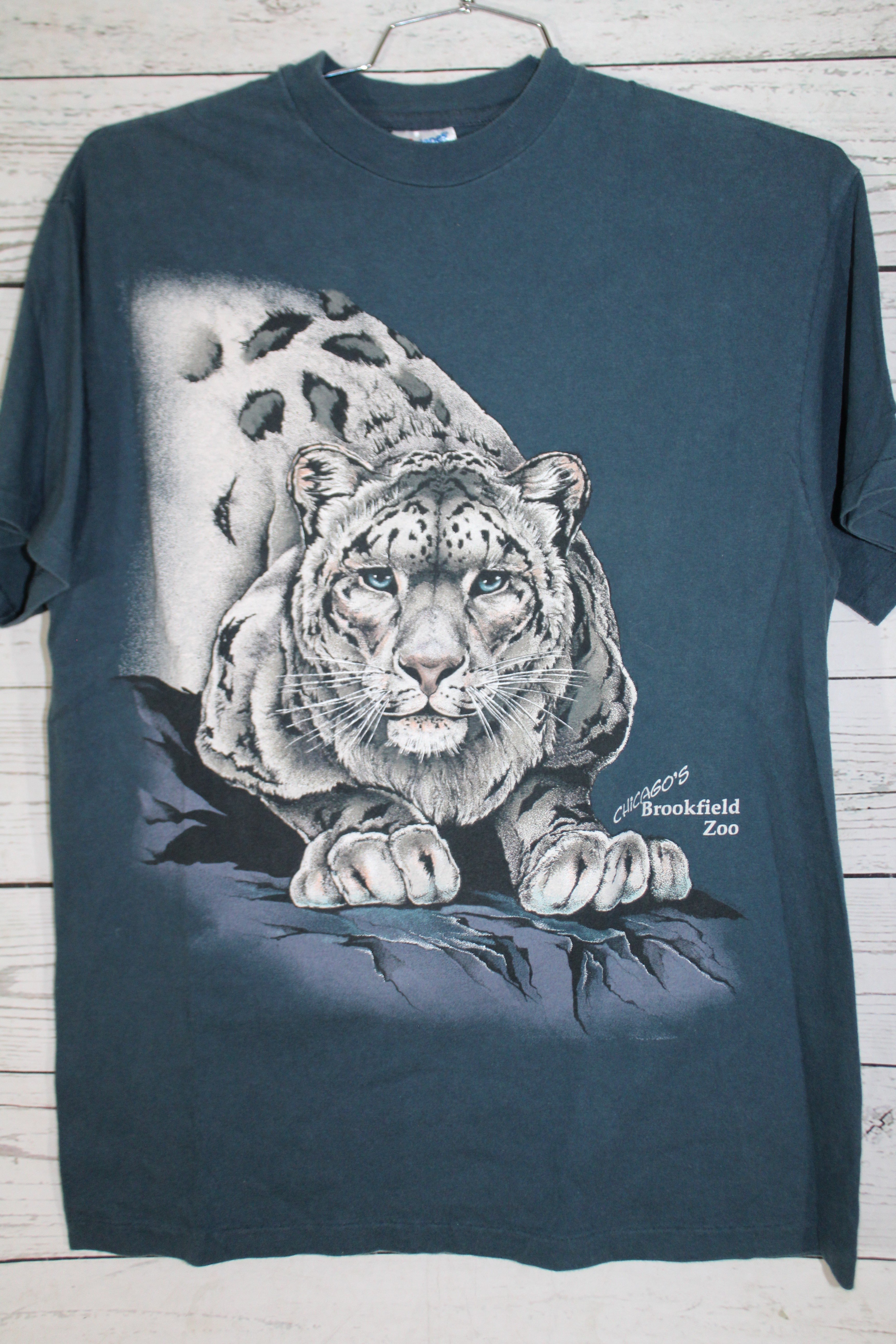 Brookfield Zoo Chicago Big Cat Snow Leopard Vintage Tie Dye Unisex Large Graphic Nature T-Shirt