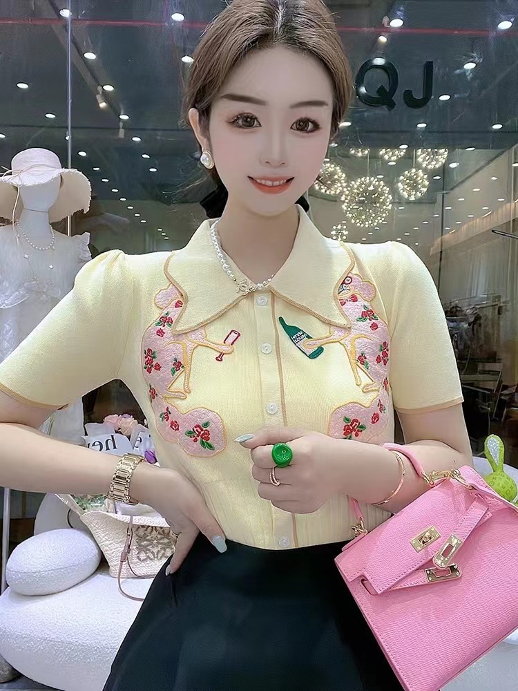 2022 Summer Yellow Embroidery Puff Short Sleeve Knitted Crop Top Women Vintage Turn-down Collar Single-breasted Knitwear Shirts alx