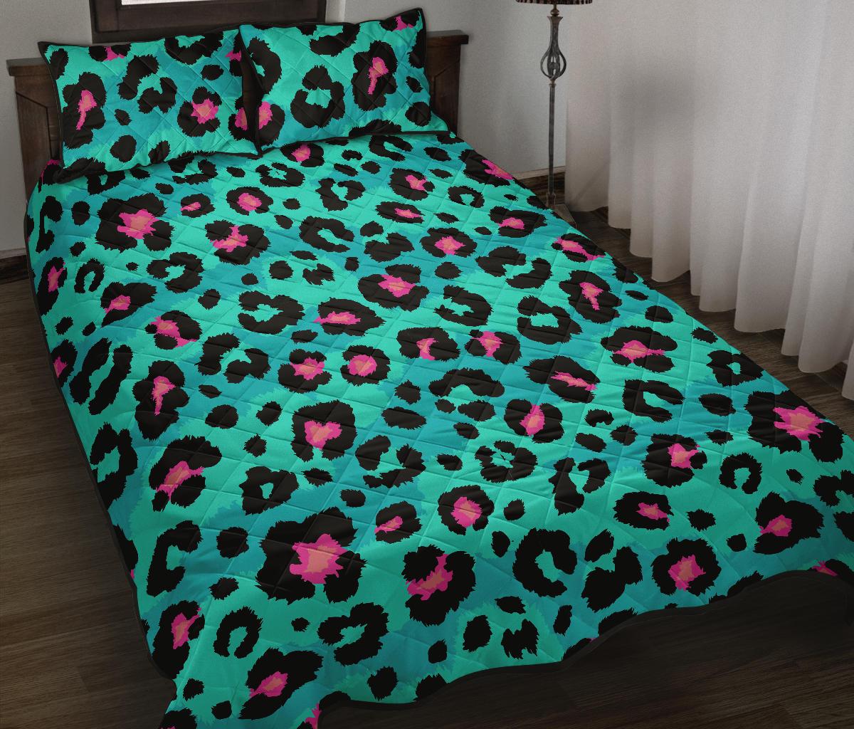 Green leopard skin print pattern Quilt Bed Set