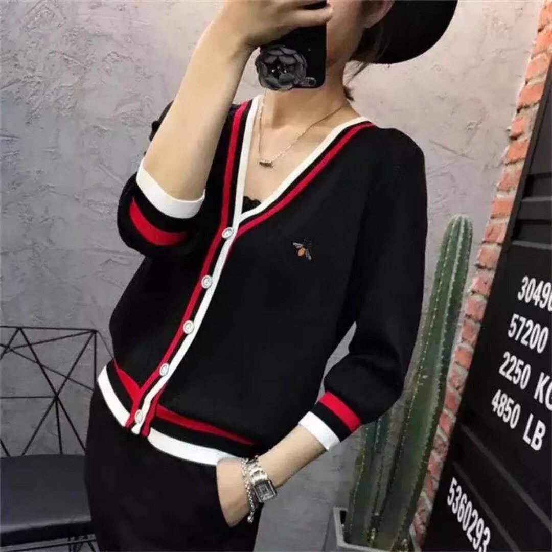 Women’s tops 2020 autumn and winter new embroidery little bee sweater open loose long-sleeved V-neck jacket alx