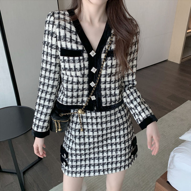 Spring of 2021 New French Design Sense Ladies Plaid Cardigan Skirt Two-piece Fashion Houndstooth Knit Slim Slimming Suit alx