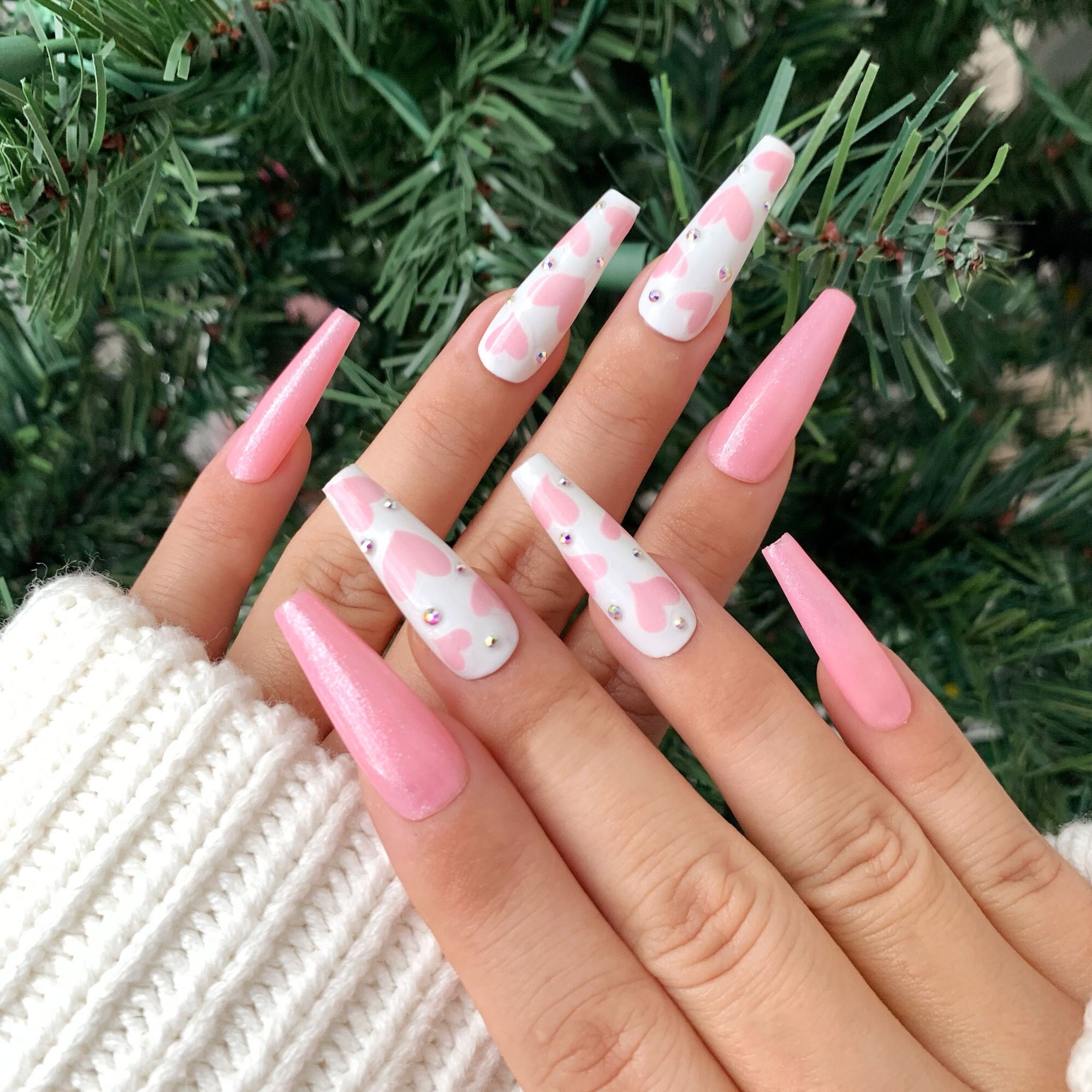 Pink Hearts Press On Nails – Valentine’s Day Nails, Designer Nails, Fake Nails, False Nails, Stick On Nails, Glue On Nails, DIY Nails, Gift