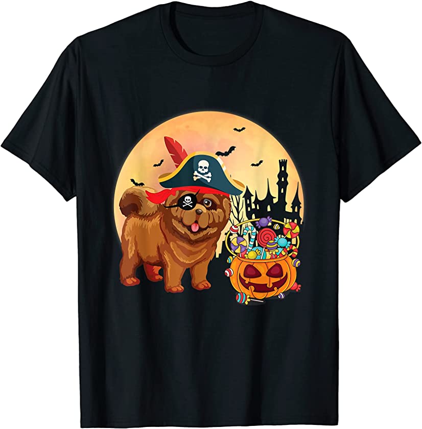 Chow Chow Dog Pirate With Pumpkin Candy Happy Halloween Day T-Shirt