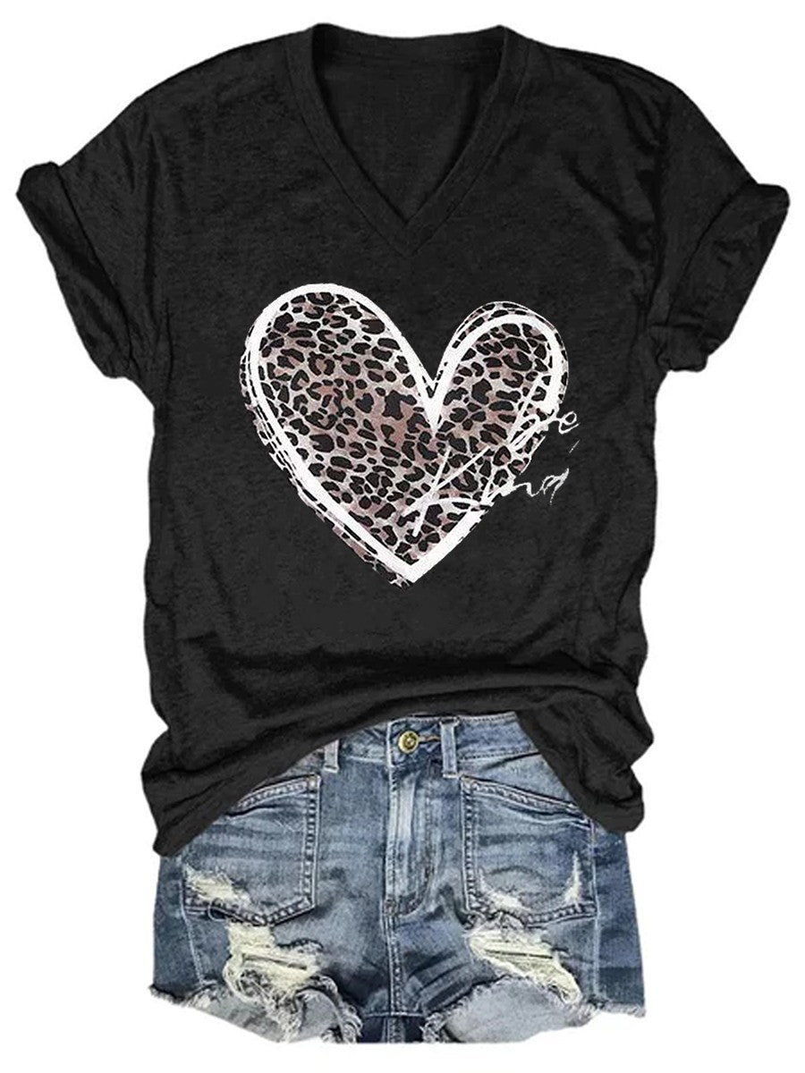 Women’S Valentine Valentine Leopard Heart Be Kind V-Neck T-Shirt