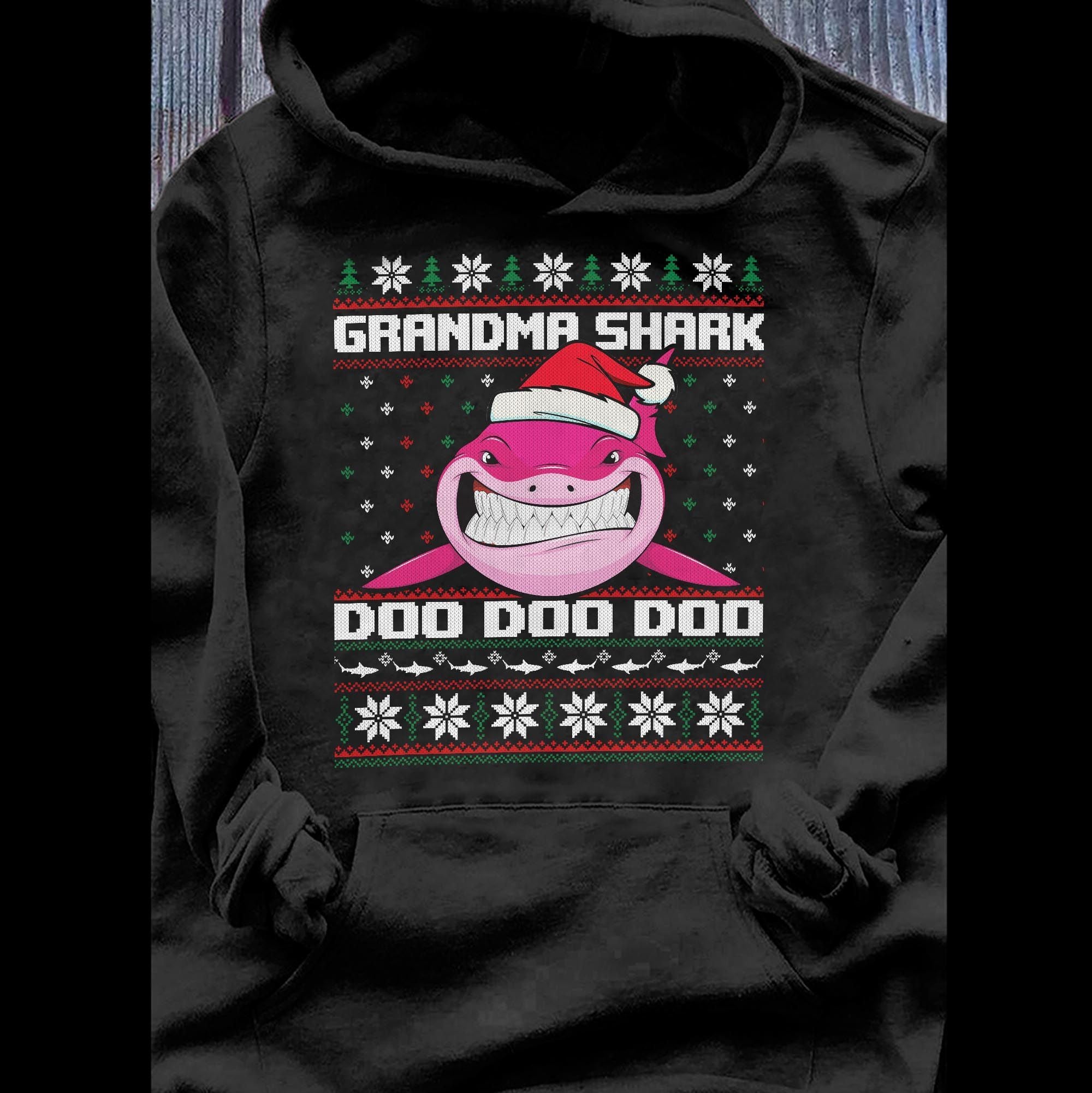 Christmas Grandma Shark Doo Doo Doo Graphic Unisex T Shirt, Sweatshirt, Hoodie Size S – 5XL