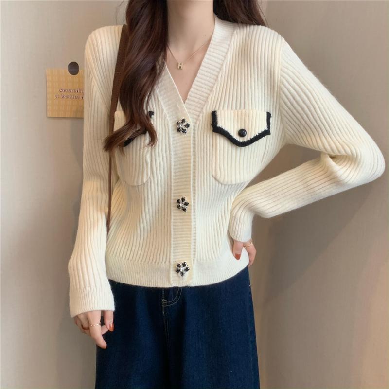 V-neck New Year Red Sweater Women’s Spring 2022 New Loose Design Sense Niche Knitted Cardigan alx