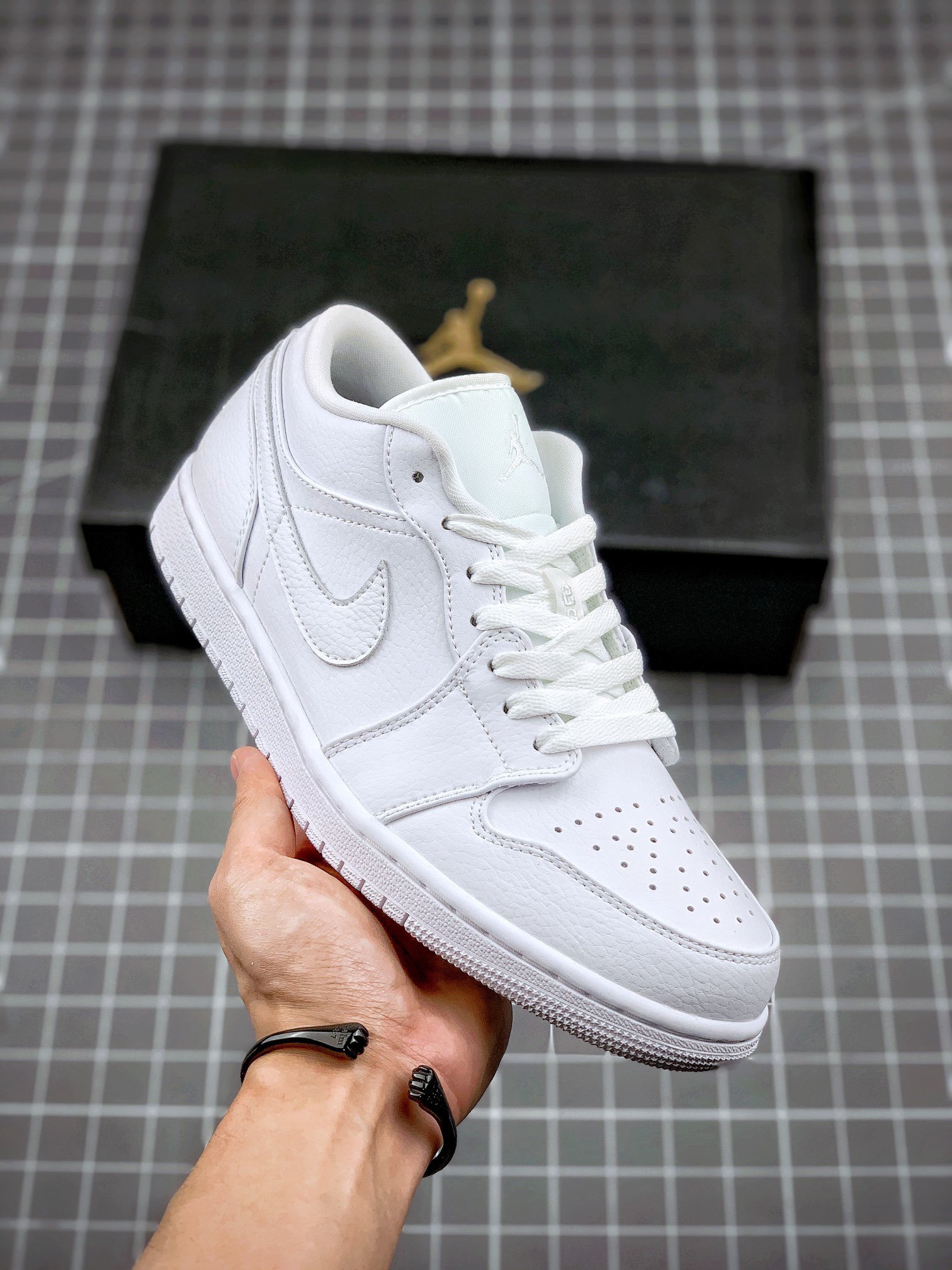 JD 1 Low Triple White 553558-130 5342013